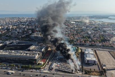Otluk alanda çıkan yangın teknelere sıçradı!
