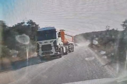 Bursa'da hatalı sollama yapan hafriyat kamyonu dehşeti