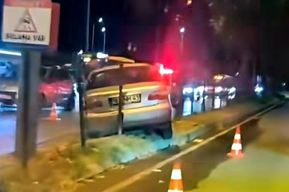 Bursa'da kontrolden çıkan otomobil orta refüje çıktı