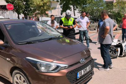 Bursa'da otomobil motosikletle çarpıştı: Yaralılar var