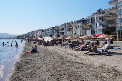 Bursa Mudanya'da plajlar doldu taştı!