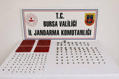 Bursa'da tarihi eser kaçakçısı sert kayaya çarptı