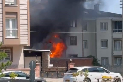 Bursa'da depoda çıkan yangın apartmanı yakıyordu