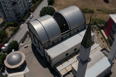 Bursa'daki 'Sunrooflu Cami' mimarisiyle dikkat çekiyor