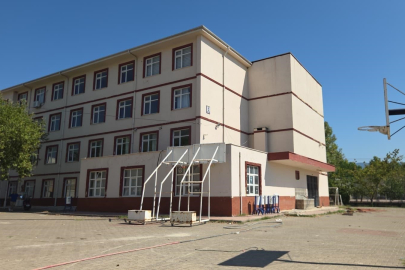 Bursa Orhangazi'deki meslek lisesinin yıkımına başlandı