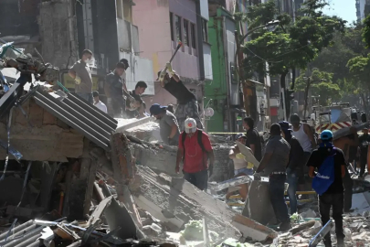 Kolombiya'da büyük yıkım! 7,4'lük deprem...