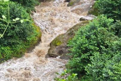 Giresun'da anne ile 2 kızı sel sularına kapıldı