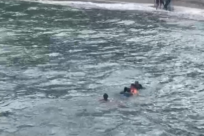 Kocaeli'de yasağa rağmen denize girdiler: Baba ve 2 çocuğu ölümden döndü