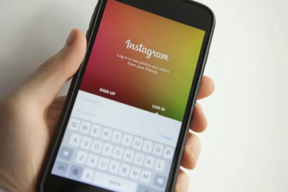 Instagram’ın yazılı logosu değişti: Sosyal medyayı ikiye böldü