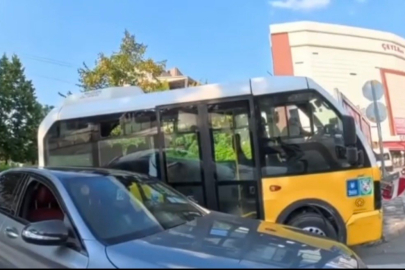 Bursa'da seyir halindeki halk otobüsü direğe çarptı: O anlar kamerada