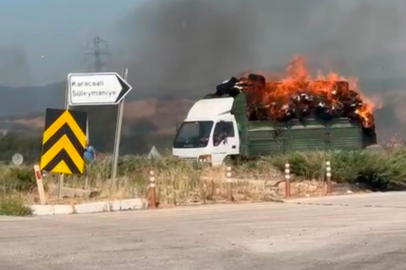 Bursa'da kamyondaki balyalar alev aldı! Yola devam edip...
