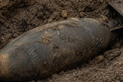 Berlin'de İkinci Dünya Savaşı'ndan kalma bomba bulundu