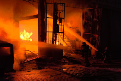 Bursa İnegöl'de boya fabrikasındaki patlama kamerada