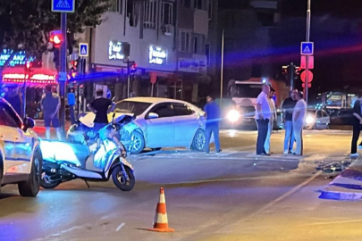 Bursa'da feci kaza! İki otomobil çarpıştı, 9 kişi yaralandı...