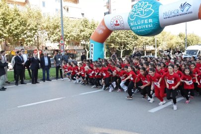 Bursa'da öğrencilerin Cumhuriyet Coşkusu