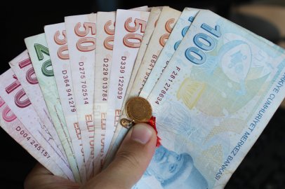 KKTC’de yüksek milletvekili maaşlarına isyan ettiler!