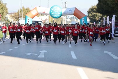 Nilüfer’de Bin 749 Öğrenci Cumhuriyet İçin Koştu!